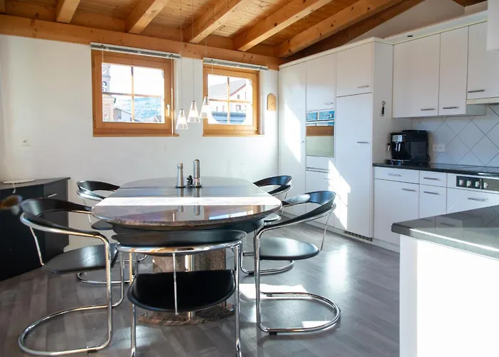 Lantsch-lenz Attic For 7 People Crauna Appartamento *